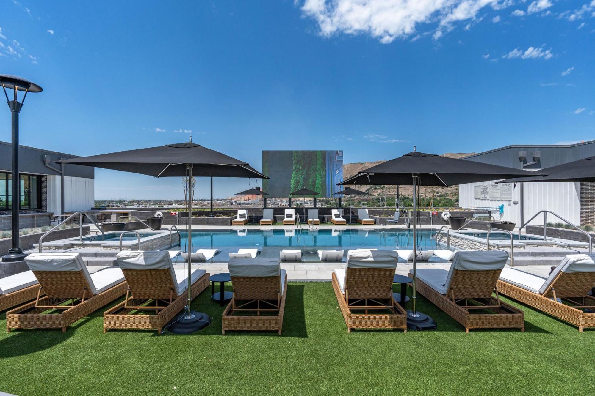Appartamento Outstanding Amenities-New Complex- Downtown Luxury Salt Lake City Esterno foto